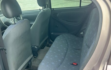 Toyota Vitz, 2001 год, 290 000 рублей, 12 фотография