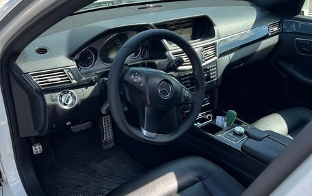 Mercedes-Benz E-Класс, 2011 год, 1 100 000 рублей, 16 фотография