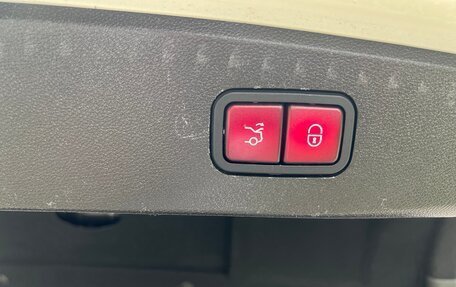 Mercedes-Benz E-Класс, 2011 год, 1 100 000 рублей, 24 фотография