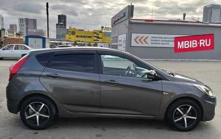 Hyundai Solaris II рестайлинг, 2011 год, 500 000 рублей, 2 фотография