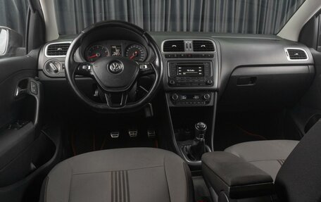 Volkswagen Polo VI (EU Market), 2016 год, 777 000 рублей, 6 фотография