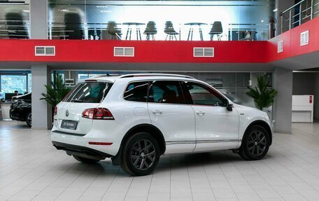 Volkswagen Touareg III, 2013 год, 1 950 000 рублей, 2 фотография