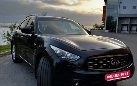 Infiniti FX II, 2011 год, 1 990 000 рублей, 4 фотография