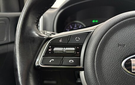 KIA Sportage IV рестайлинг, 2020 год, 2 500 000 рублей, 24 фотография