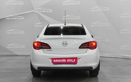 Opel Astra J, 2014 год, 1 100 000 рублей, 4 фотография