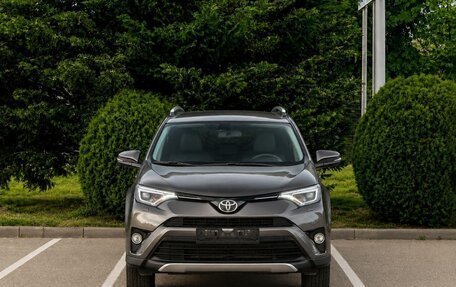 Toyota RAV4, 2017 год, 1 775 000 рублей, 2 фотография