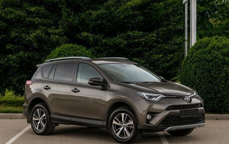 Toyota RAV4, 2017 год, 1 775 000 рублей, 3 фотография