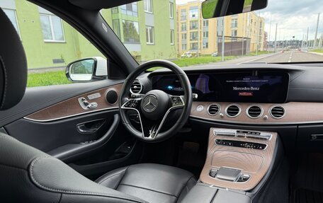Mercedes-Benz E-Класс, 2021 год, 4 250 000 рублей, 8 фотография