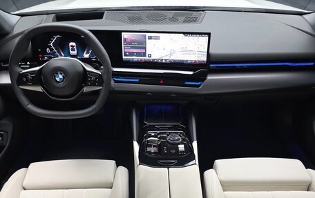 BMW 5 серия, 2024 год, 5 983 000 рублей, 8 фотография