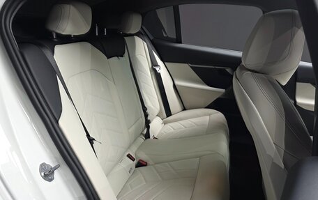 BMW 5 серия, 2024 год, 5 983 000 рублей, 10 фотография