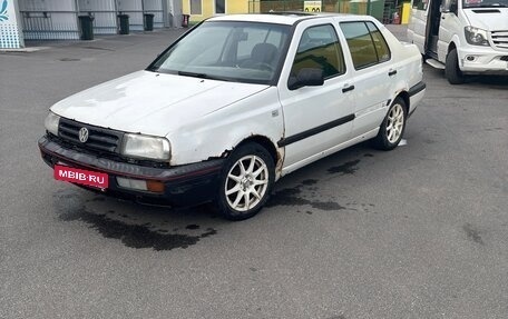 Volkswagen Vento, 1992 год, 130 000 рублей, 1 фотография