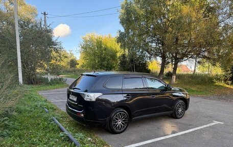 Mitsubishi Outlander III рестайлинг 3, 2012 год, 950 000 рублей, 3 фотография