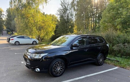 Mitsubishi Outlander III рестайлинг 3, 2012 год, 950 000 рублей, 2 фотография