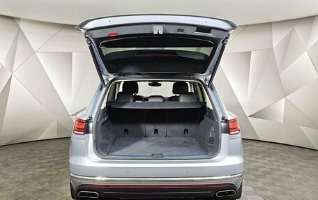 Volkswagen Touareg III, 2018 год, 4 850 000 рублей, 12 фотография
