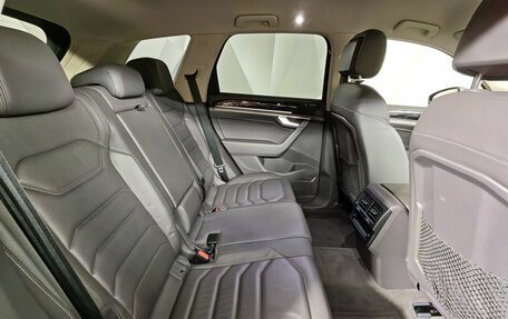 Volkswagen Touareg III, 2018 год, 4 850 000 рублей, 16 фотография