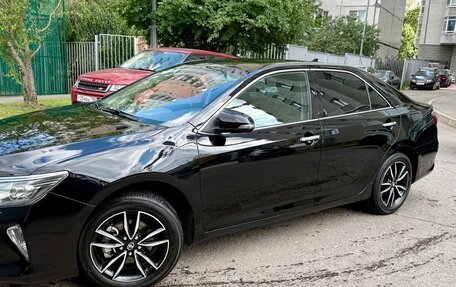 Toyota Camry, 2017 год, 2 400 000 рублей, 3 фотография