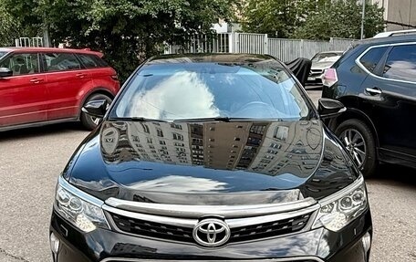 Toyota Camry, 2017 год, 2 400 000 рублей, 2 фотография
