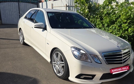 Mercedes-Benz E-Класс, 2011 год, 1 650 000 рублей, 2 фотография