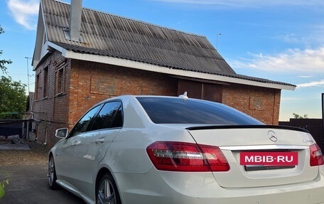 Mercedes-Benz E-Класс, 2011 год, 1 650 000 рублей, 12 фотография