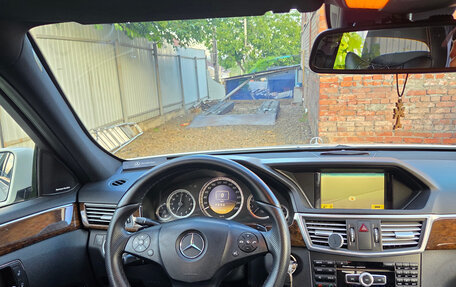 Mercedes-Benz E-Класс, 2011 год, 1 650 000 рублей, 28 фотография