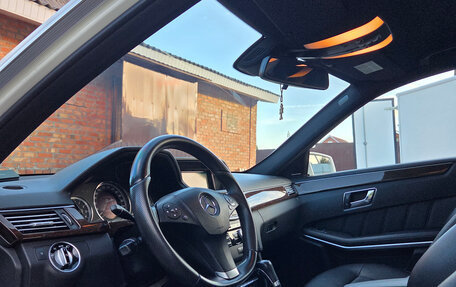 Mercedes-Benz E-Класс, 2011 год, 1 650 000 рублей, 25 фотография
