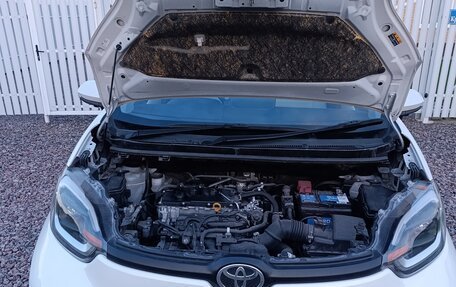 Toyota Sienta, 2023 год, 1 650 000 рублей, 11 фотография