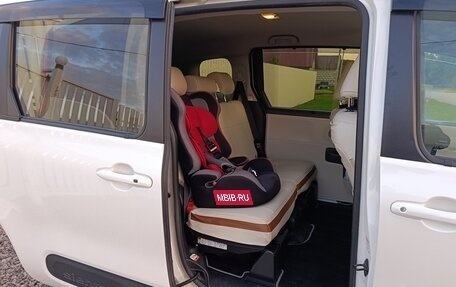 Toyota Sienta, 2023 год, 1 650 000 рублей, 15 фотография