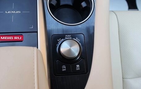 Lexus RX IV рестайлинг, 2021 год, 5 600 000 рублей, 14 фотография