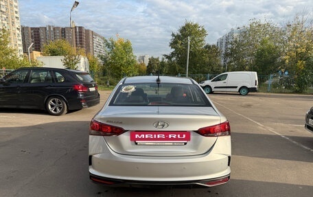 Hyundai Solaris II рестайлинг, 2021 год, 1 500 000 рублей, 3 фотография