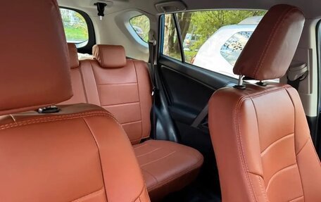 Toyota RAV4, 2016 год, 1 980 000 рублей, 4 фотография