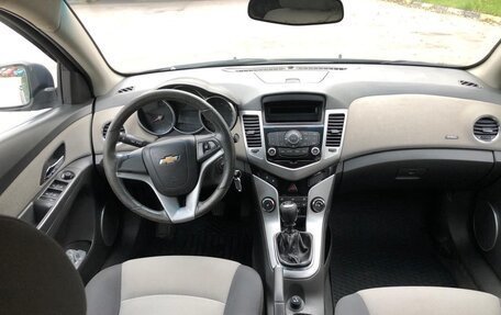 Chevrolet Cruze II, 2010 год, 599 999 рублей, 11 фотография