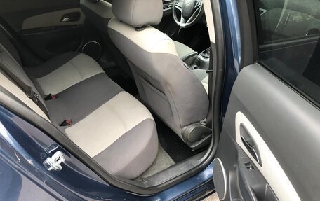 Chevrolet Cruze II, 2010 год, 599 999 рублей, 13 фотография