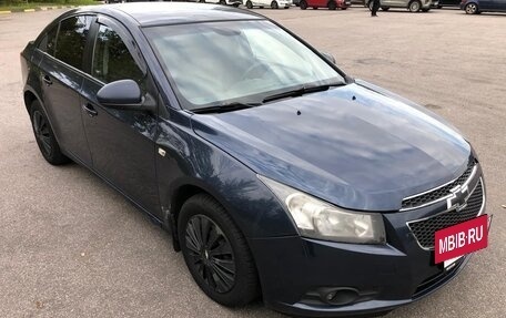Chevrolet Cruze II, 2010 год, 599 999 рублей, 3 фотография
