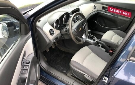 Chevrolet Cruze II, 2010 год, 599 999 рублей, 16 фотография