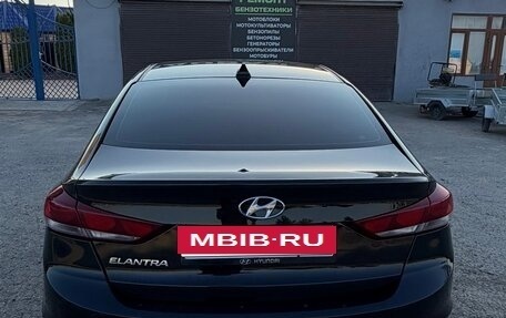 Hyundai Elantra VI рестайлинг, 2017 год, 1 300 000 рублей, 3 фотография