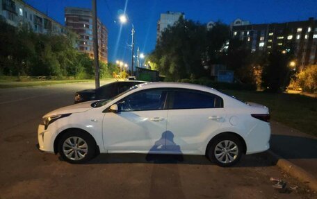 KIA Rio IV, 2020 год, 900 000 рублей, 3 фотография