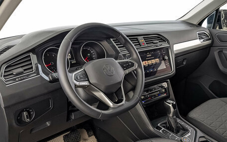 Volkswagen Tiguan II, 2021 год, 3 090 000 рублей, 15 фотография