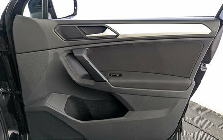 Volkswagen Tiguan II, 2021 год, 3 090 000 рублей, 25 фотография