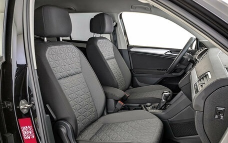 Volkswagen Tiguan II, 2021 год, 3 090 000 рублей, 24 фотография