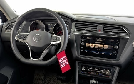 Volkswagen Tiguan II, 2021 год, 3 090 000 рублей, 28 фотография