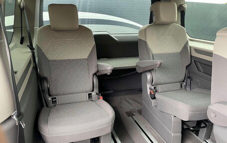 Volkswagen Multivan, 2023 год, 5 950 000 рублей, 12 фотография
