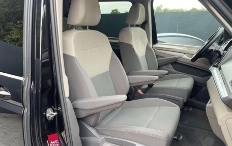 Volkswagen Multivan, 2023 год, 5 950 000 рублей, 9 фотография