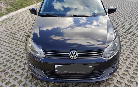 Volkswagen Polo VI (EU Market), 2013 год, 720 000 рублей, 2 фотография