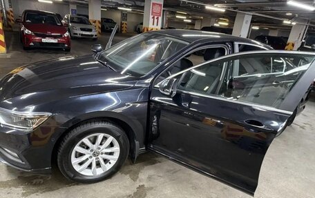 Volkswagen Passat B8 рестайлинг, 2021 год, 2 750 000 рублей, 4 фотография