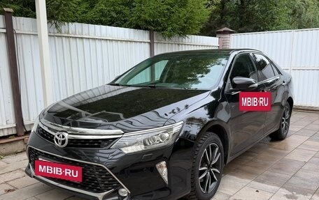 Toyota Camry, 2018 год, 2 850 000 рублей, 2 фотография