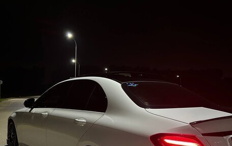 Mercedes-Benz E-Класс, 2017 год, 2 200 000 рублей, 8 фотография