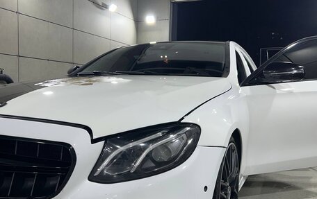 Mercedes-Benz E-Класс, 2017 год, 2 200 000 рублей, 3 фотография