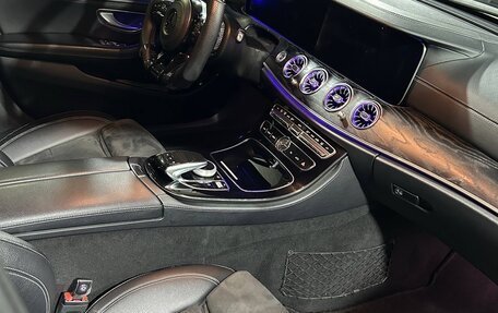 Mercedes-Benz E-Класс, 2017 год, 2 200 000 рублей, 19 фотография