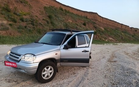 Chevrolet Niva I рестайлинг, 2006 год, 300 000 рублей, 2 фотография