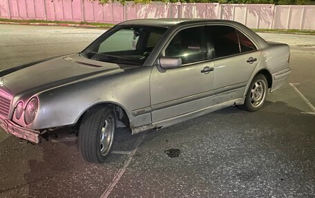 Mercedes-Benz E-Класс, 1997 год, 150 000 рублей, 4 фотография